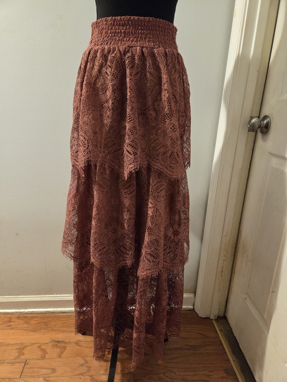H&M Rust Colored Tiered Lace Maxi Skirt - Picture 7 of 8